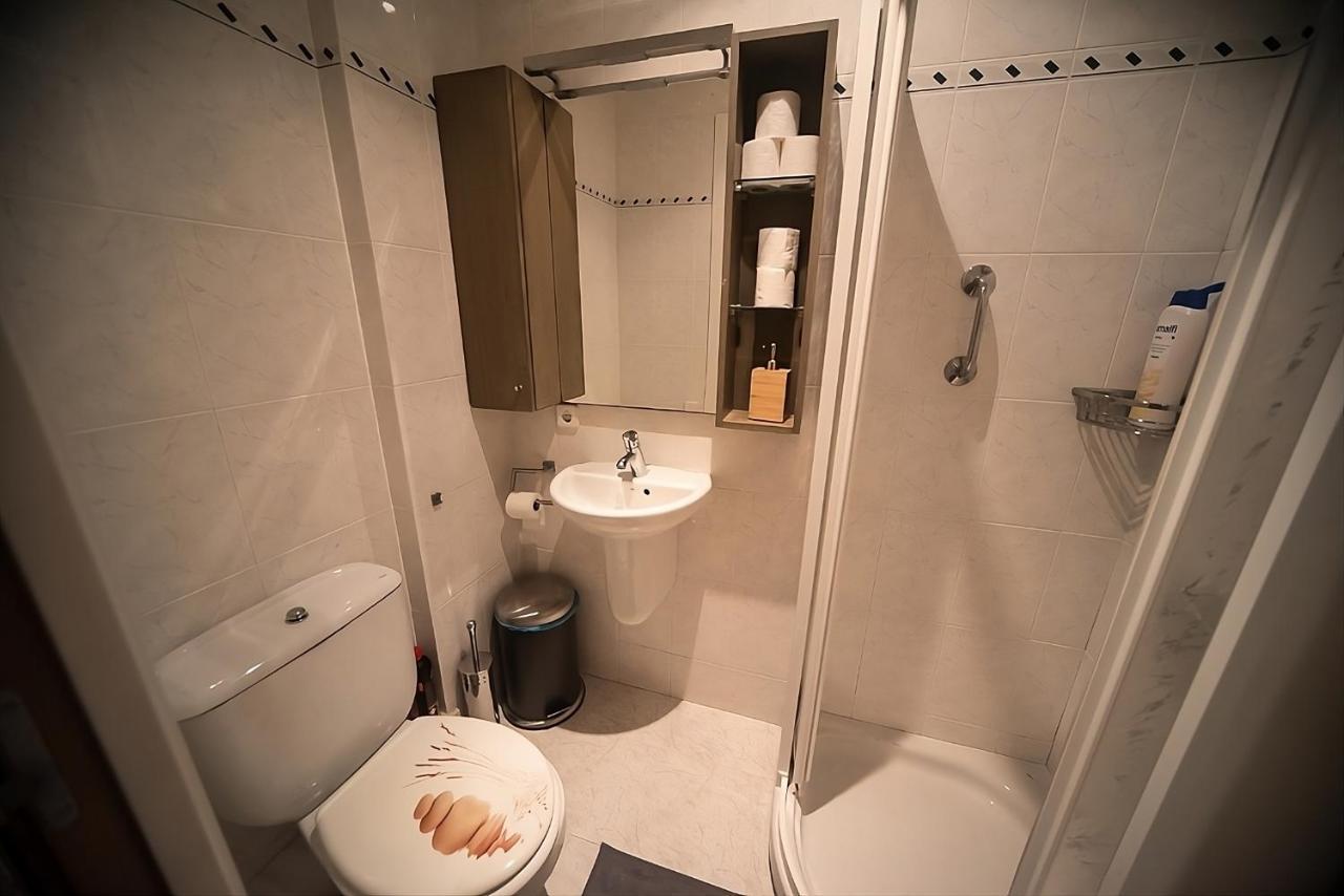 Traditional Rooms In Eixample Βαρκελώνη Εξωτερικό φωτογραφία